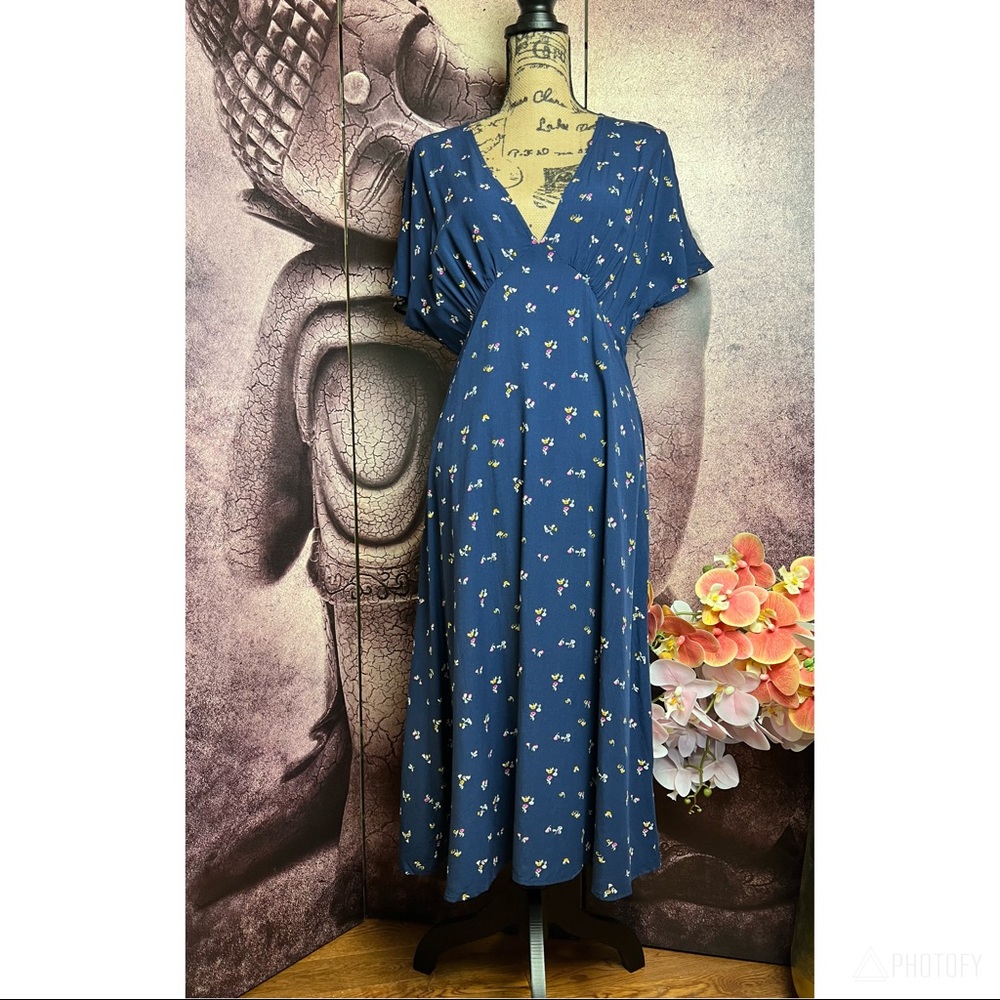 NWT ModCloth Midi Dress M